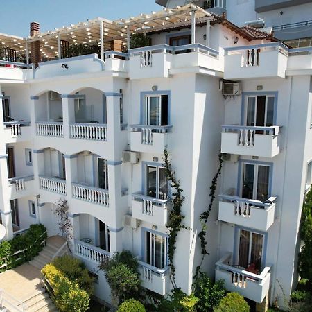 Hotel Erdano Саранда Екстер'єр фото