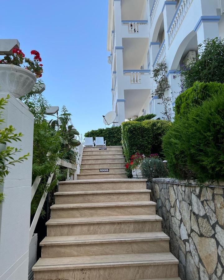 Hotel Erdano Саранда Екстер'єр фото
