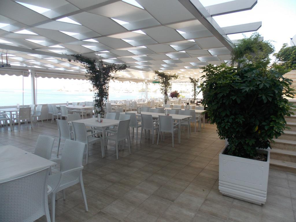 Hotel Erdano Саранда Екстер'єр фото