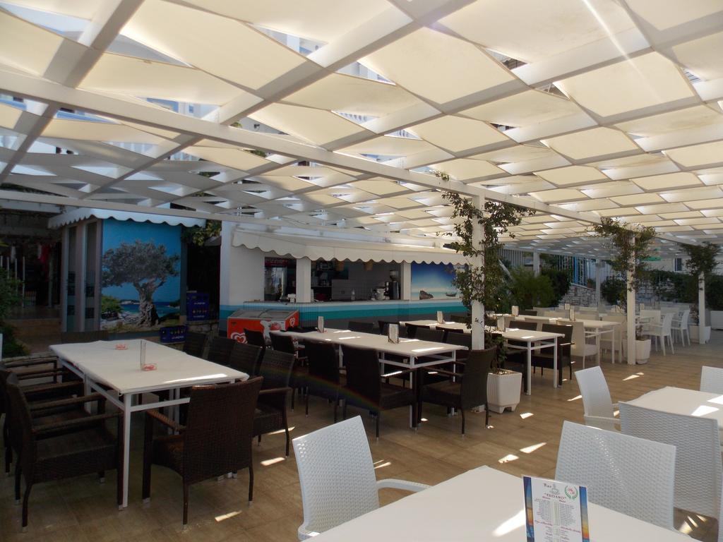 Hotel Erdano Саранда Екстер'єр фото